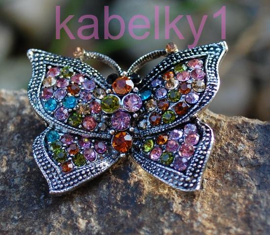 Brošňa MONA motýlik striebornej farby brúsené sklo mint ružové zelené