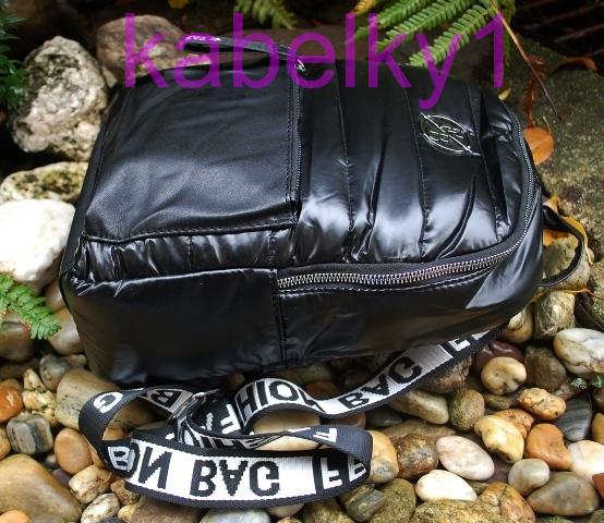 Batoh čierny štepovaný popísané ramienka