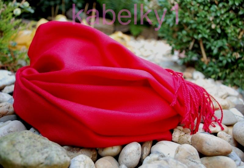 Šál červený tmavý strapčeky