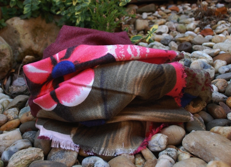 Šál bordový smotanový lososový zelený modrý kvety