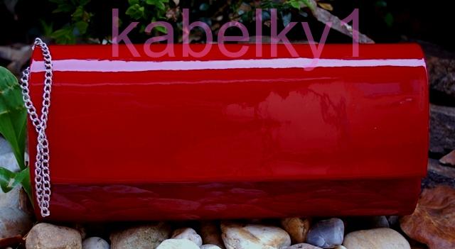 Kabelka listová červená tmavá lakovaná dlhé ramienko