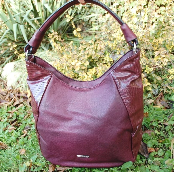Kabelka bordová crossbody strieborné kovanie