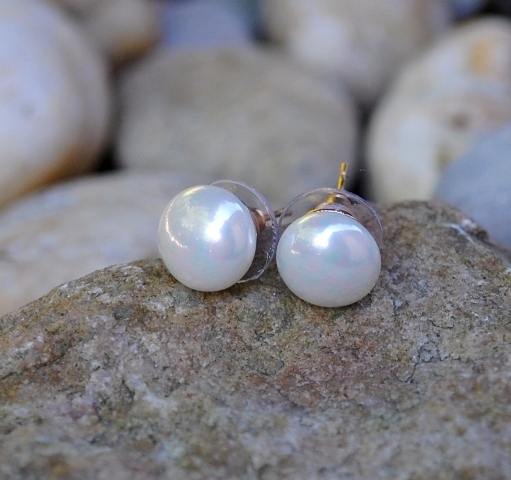 Náušnice perličky guľky dúhová perleť zlatý kov