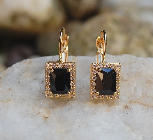 Náušnice zlaté brúsené sklo čierne štras obdĺžník 