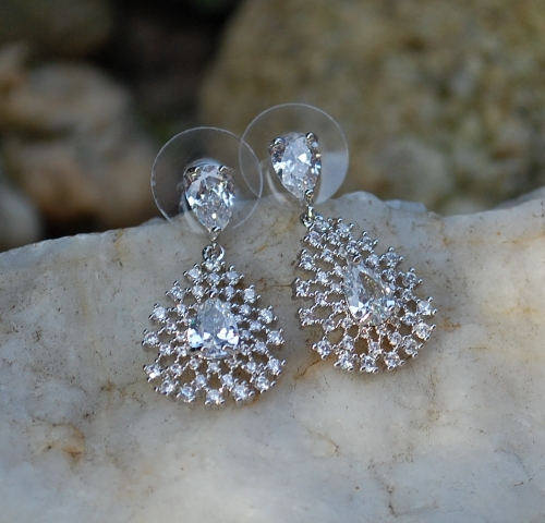 Náušnice strieborné brúsené sklo spoločenské