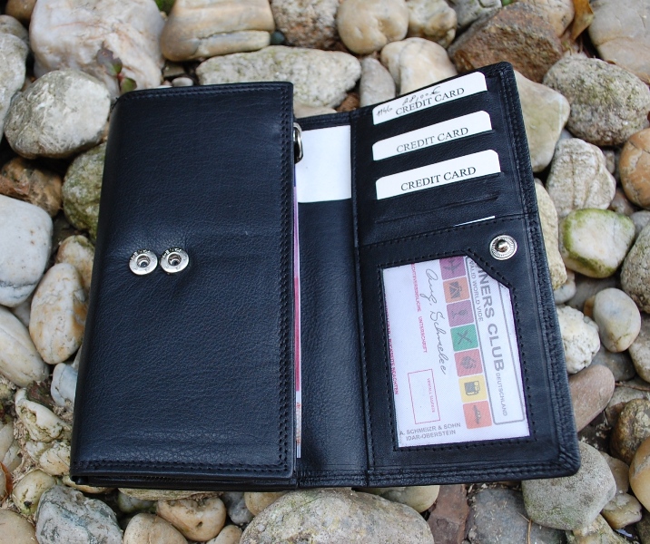 Dámska peňaženka čierna kožená oddelenie na karty 