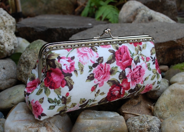 Dámske kvetinkové púzdro na okuliare vintage zapínanie