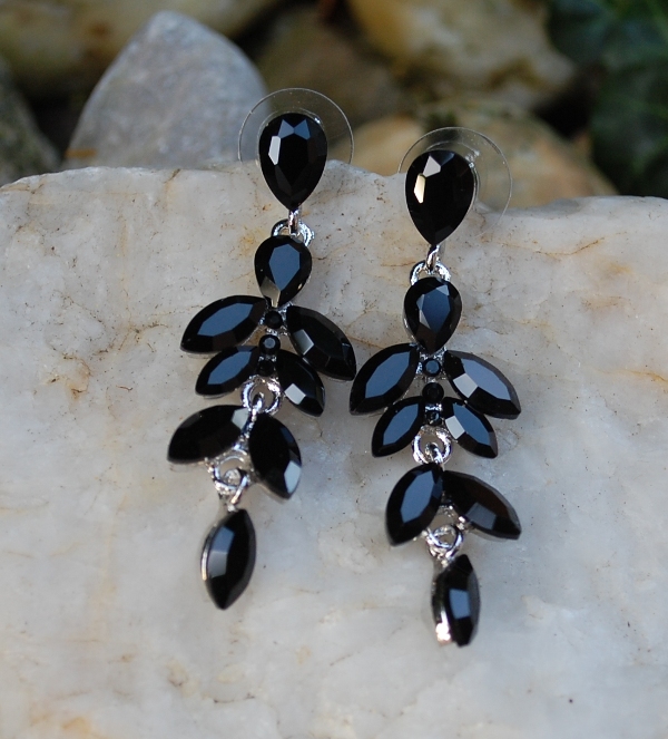 Náušnice čierne brúsené sklo strieborný podklad