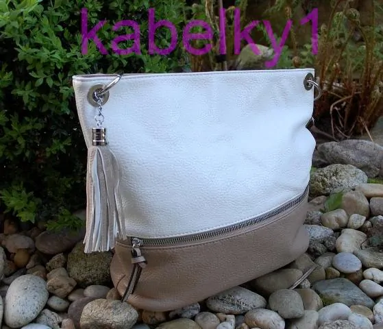 Kabelka bielo krémová crossbody strieborné kovanie 