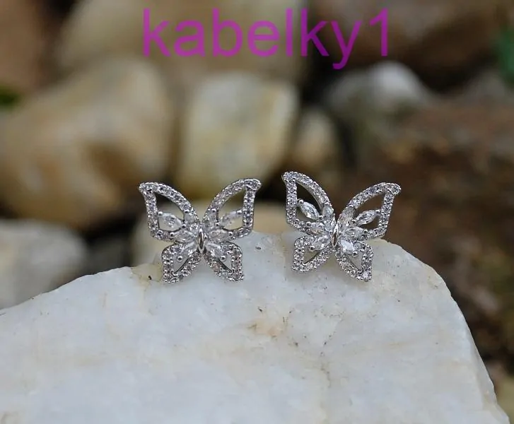 Náušnice strieborný motýlik brúsené sklo 
