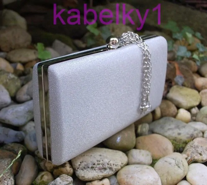 Kabelka strieborná s leskom spoločenská zlatá retiazka