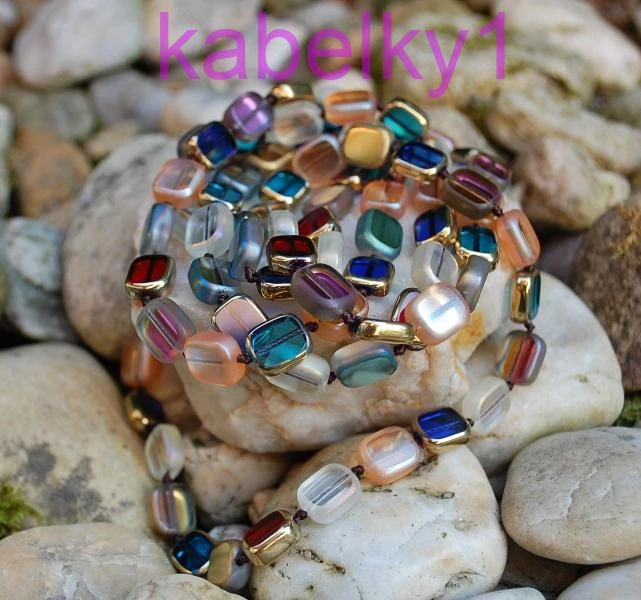 Náhrdelník farebné sklo v zlatom kove 