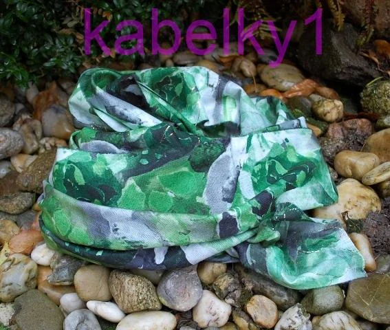 Šál zelený šedý biely čierny zlatý vzor