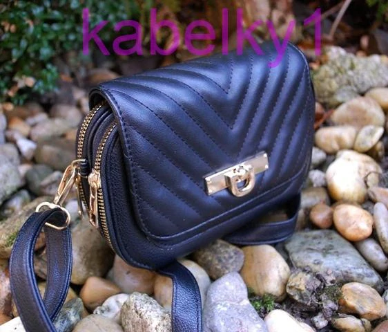 Kabelka čierna zlaté kovanie dlhé ramienko