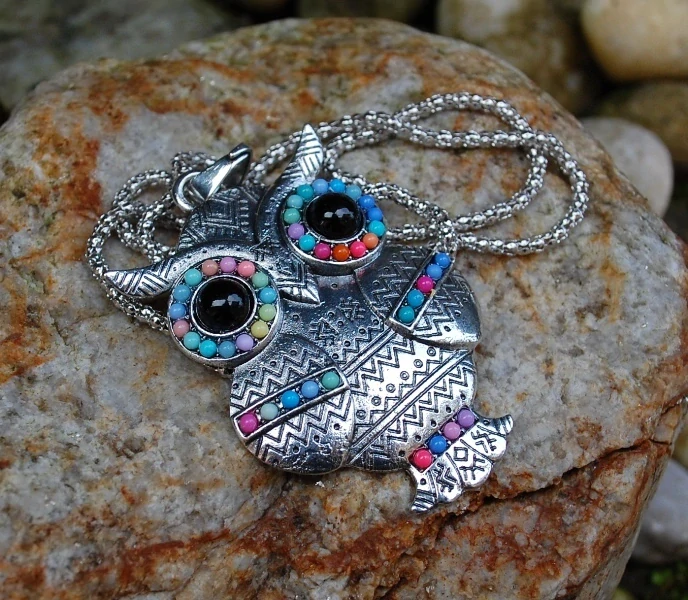 Náhrdelník retiazka sova strieborná farebné kamienky
