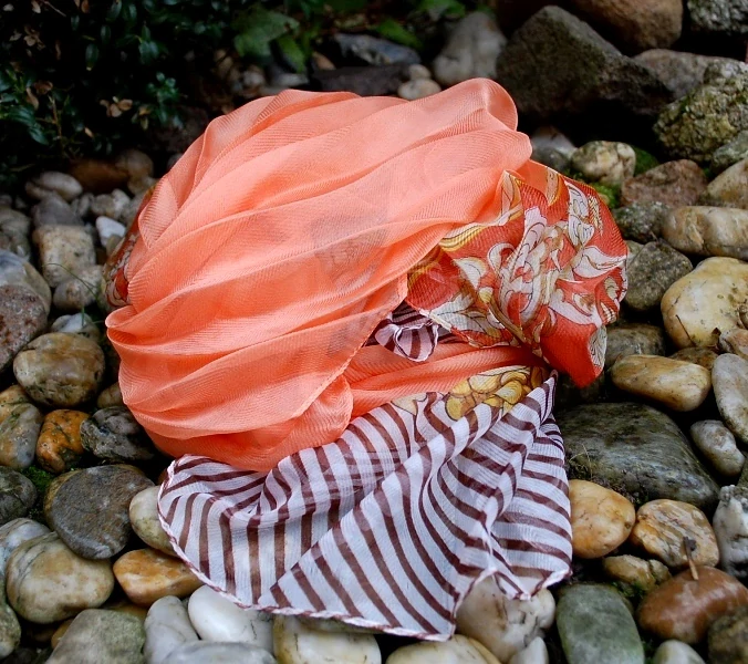Šál luxusný hodvábny krémový oranžový hnedý