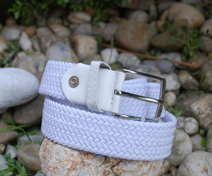 Opasok unisex biely pletený pružný strieborné kovanie