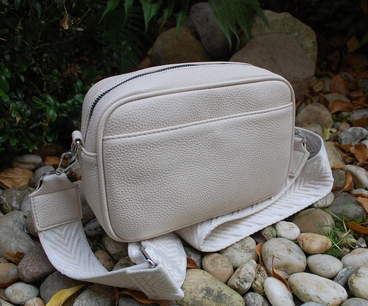 Kabelka smotanová  smotanovo biele ramienko