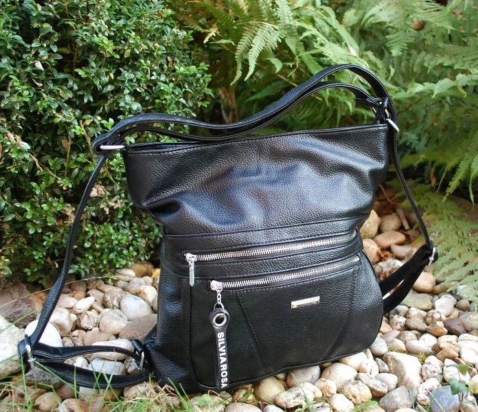 Batoh čierny kabelka crossbody strieborné kovanie 