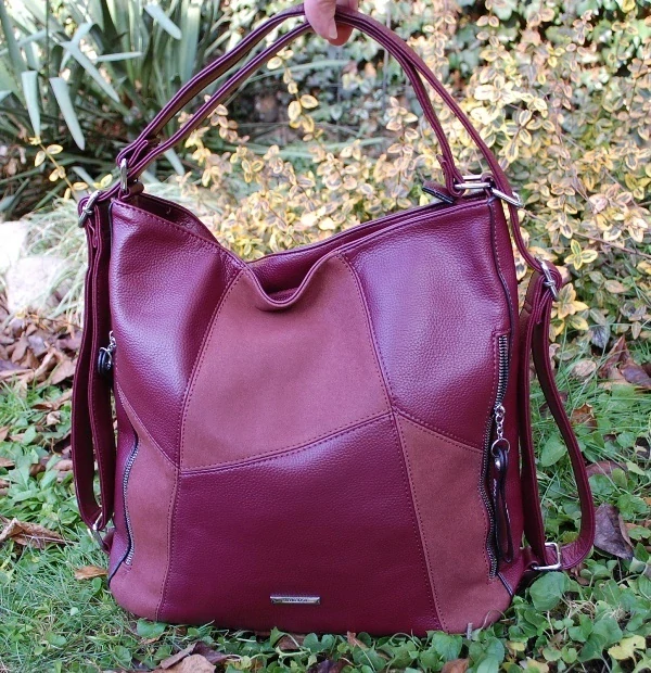 Kabelka batoh bordová crossbody strieborné kovanie 