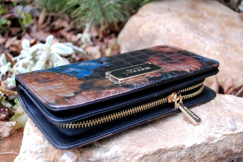 Dámska peňaženka farebná s kvetmi a leskom PETERSON