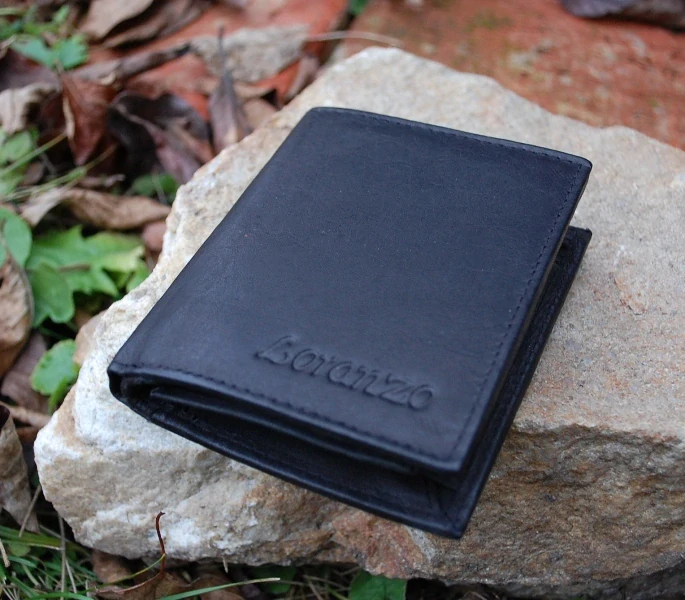 Čierna peňaženka pánska koža matná vysoká