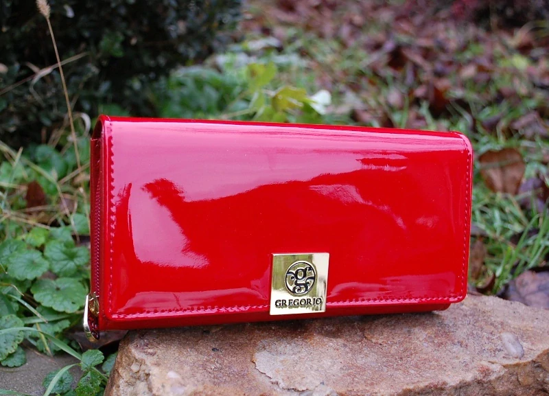 Dámska červená peňaženka lakovaná GREGORIO 