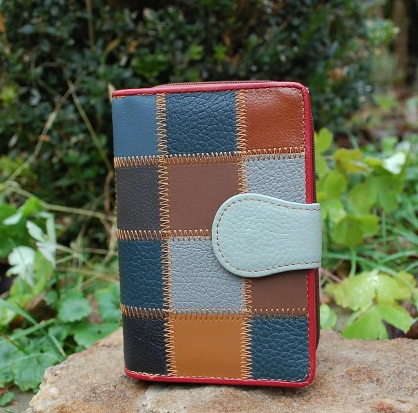 Dámska kožená peňaženka kovový patent multicolor