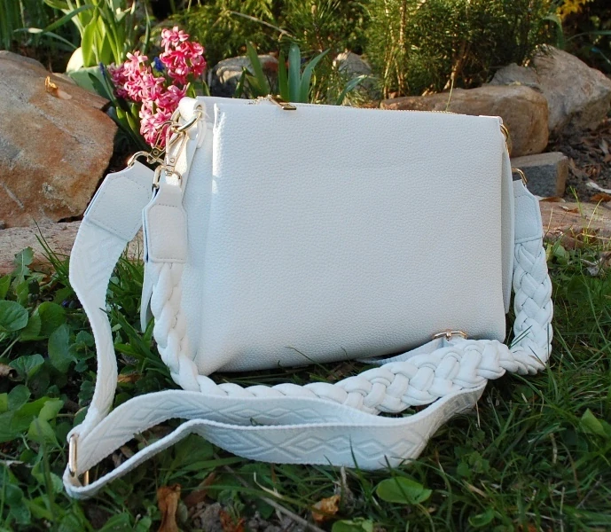 Kabelka smotanová pletená rúčka dlhé ramienko