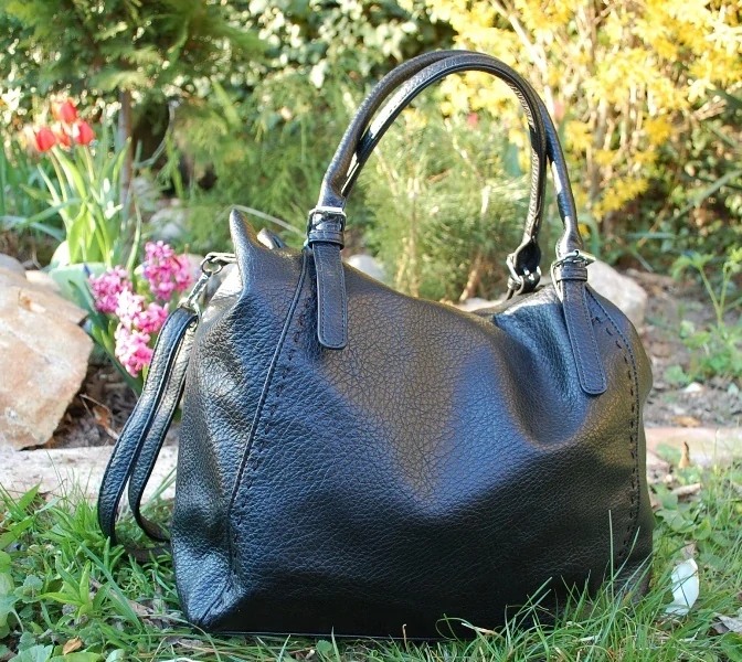 Kabelka čierna štepovaná dlhé rúčky dlhé ramienko 