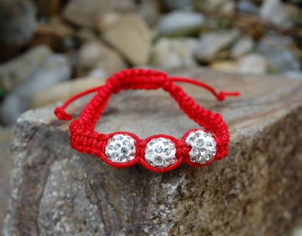 Náramok červený guličky brúsené sklo 