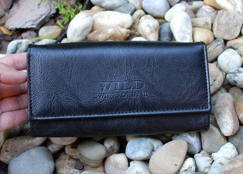  Čierna peňaženka priečinková buksa tmavé kovanie