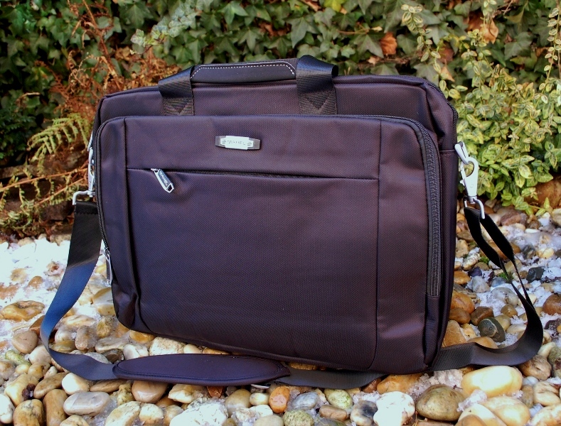 Pánska čierna aktovka kufrík veľká tmavé strieborné kovanie MAHEL