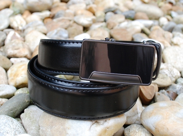 Opasok čierny kožený  štepovaný oceľové kovanie