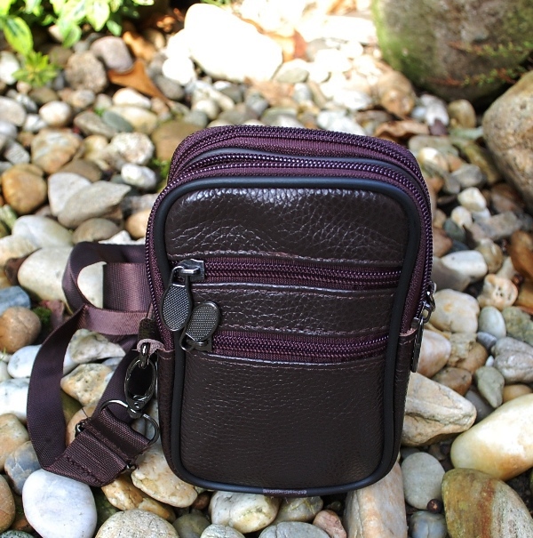 Pánska hnedá tmavá matná kožená taška na opasok