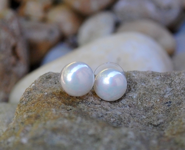 Náušnice perličky guľky dúhová perleť zlatý kov