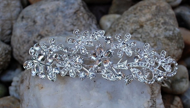 Ozdobná strieborná spona hrebeň brúsené sklo 