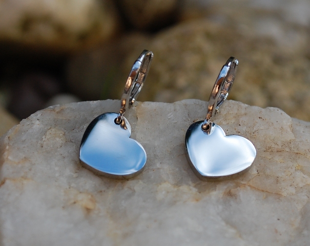 Náušnice srdiečka strieborné chirurgická oceľ strieborná farba 