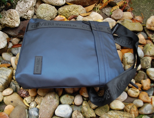 Taška modrá matná crossbody zipsové vrecká