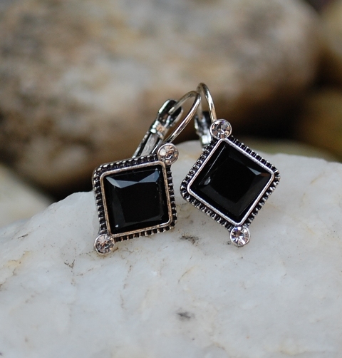 Náušnice čierne s leskom brúsené sklo vintage