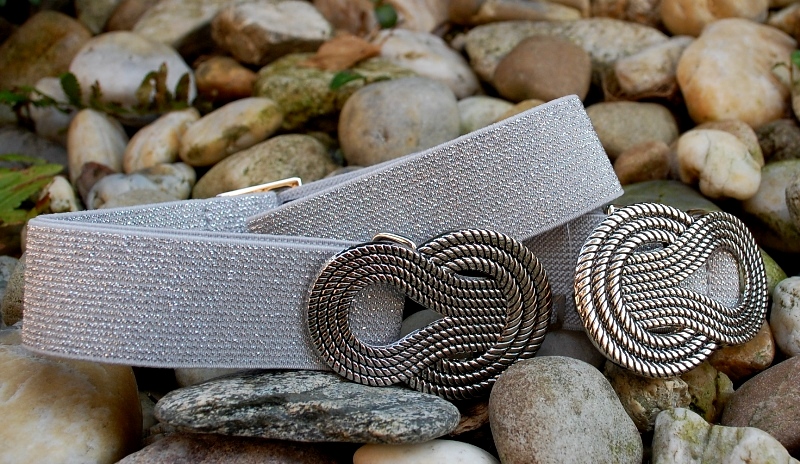 Opasok strieborný pružný tmavá strieborná pracka  