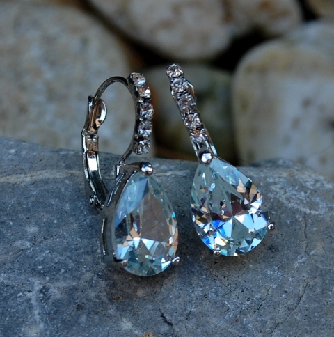 Náušnice slzičky strieborná farba brúsené číre sklo 