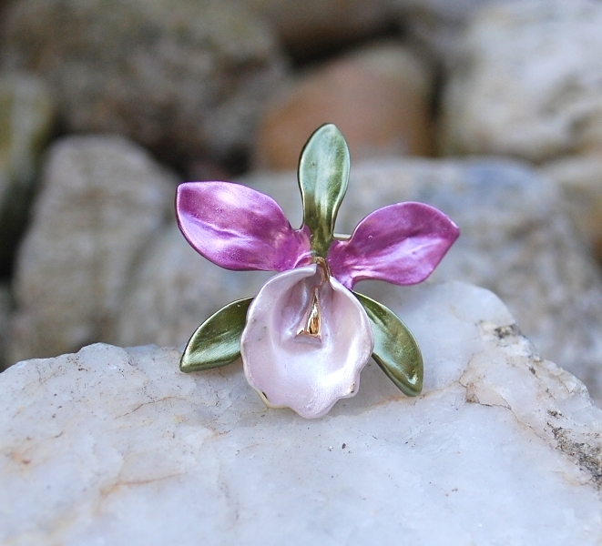 Brošňa MONA kvet zelená ružová fialová farba 