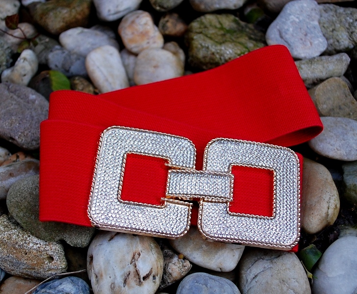 Opasok červený pružný zlatá pracka strieborný štras  