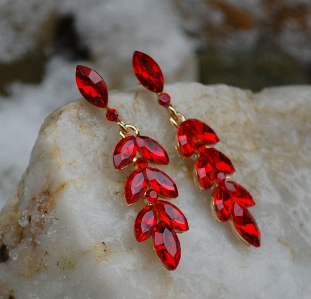 Náušnice červené brúsené sklo zlatý podklad