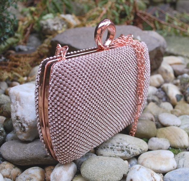 Kabelka rose gold štrasová plesová ozdobné zapínanie