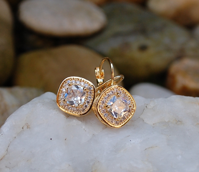 Náušnice zlaté brúsené sklo štras 