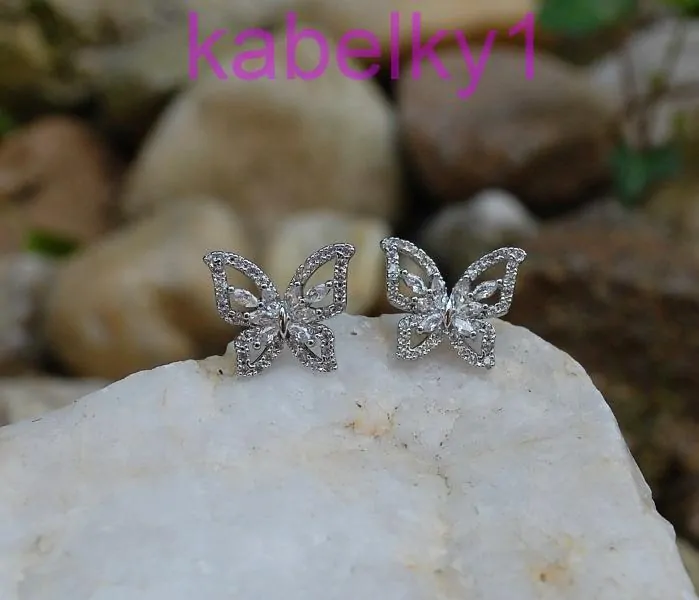 Náušnice strieborný motýlik brúsené sklo 