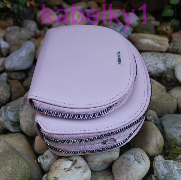 Kabelka fialková strieborné kovanie dlhé ramienko