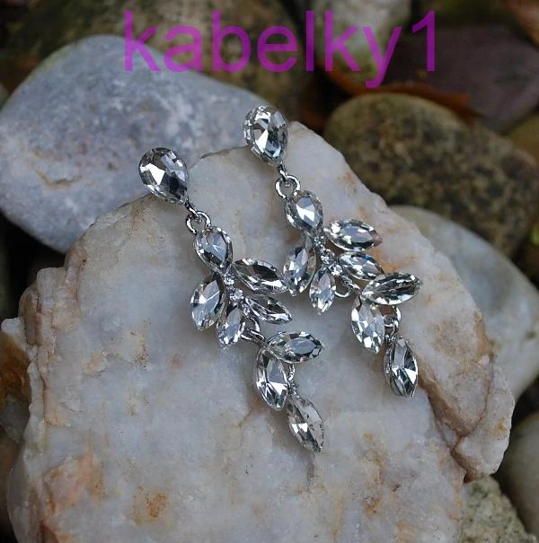 Náušnice strieborné brúsené sklo strieborný podklad